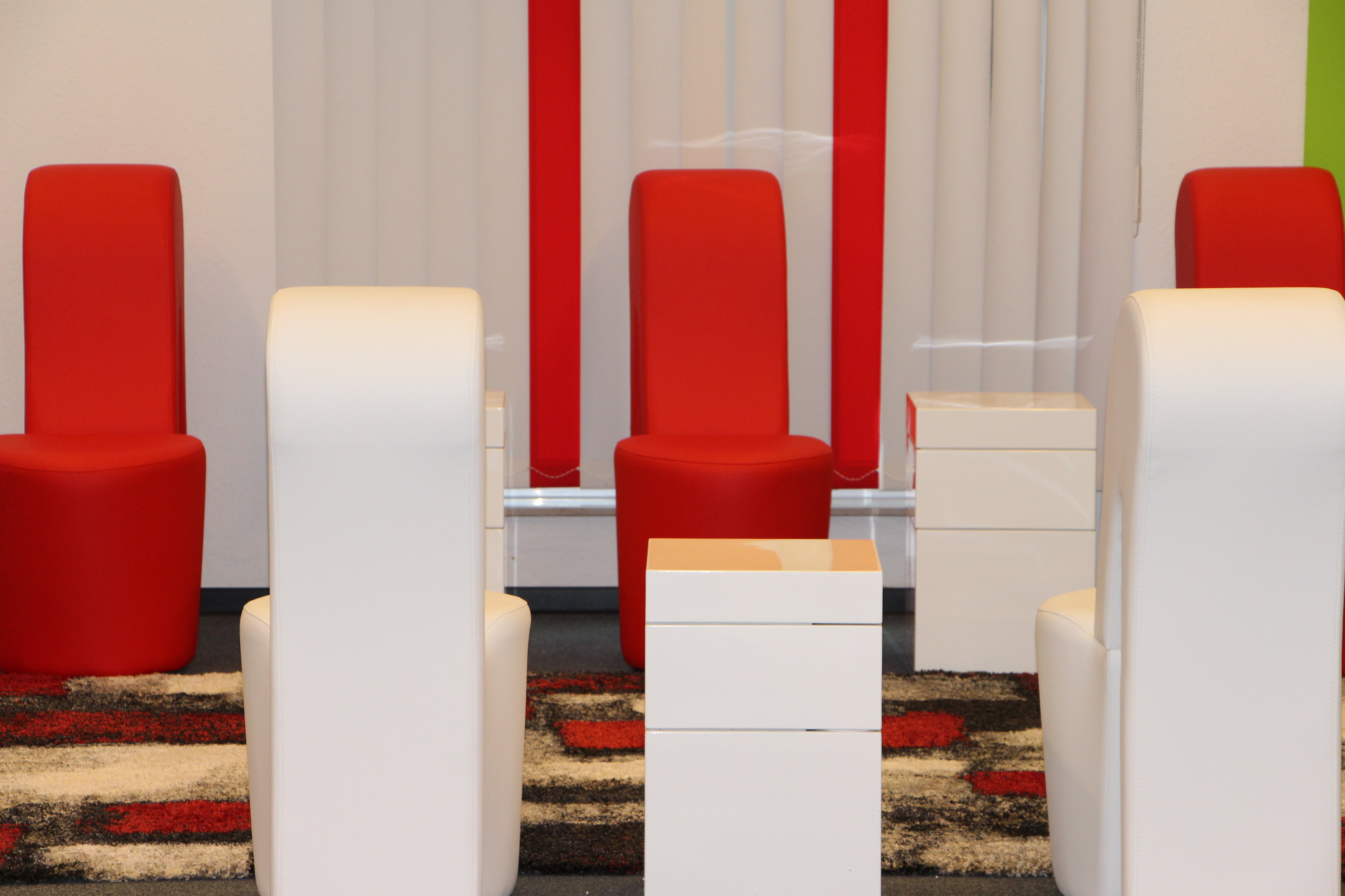 Da unsere Termine p�nktlich stattfinden, kommen manche Mandanten extra etwas eher, um auch einmal in den Genuss unserer Warte-Lounge zu kommen.